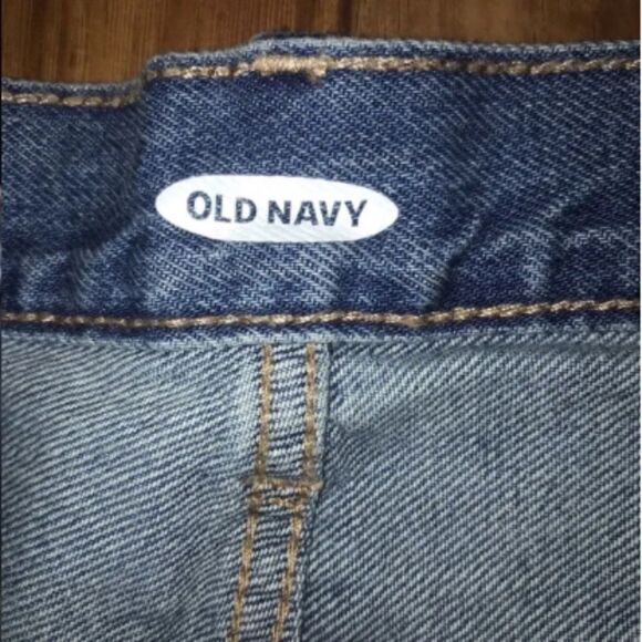 Women's Old Navy Distressed Jean Shorts - Picture 11 of 12